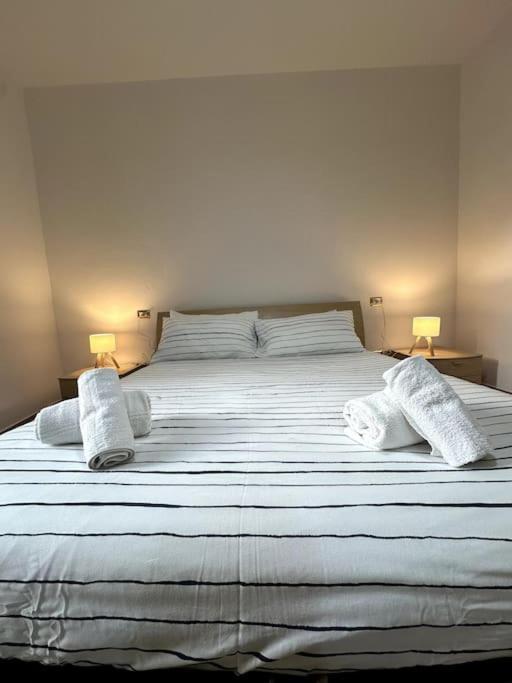 Comfy Apartment In Lecco 2 ภายนอก รูปภาพ