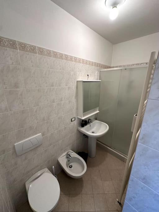 Comfy Apartment In Lecco 2 ภายนอก รูปภาพ