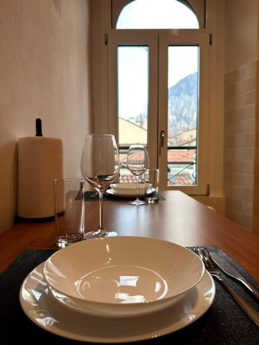 Comfy Apartment In Lecco 2 ภายนอก รูปภาพ
