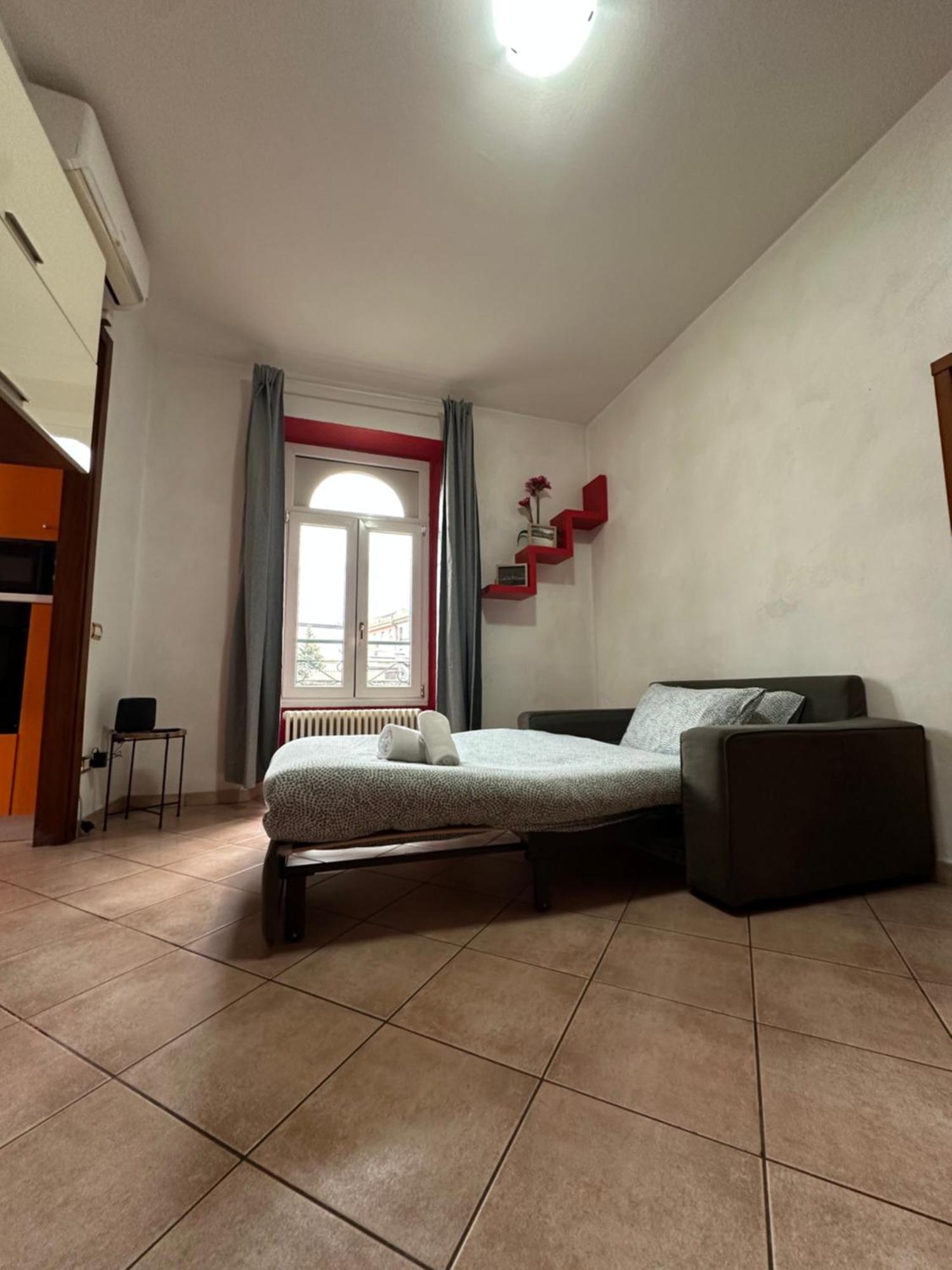 Comfy Apartment In Lecco 2 ภายนอก รูปภาพ